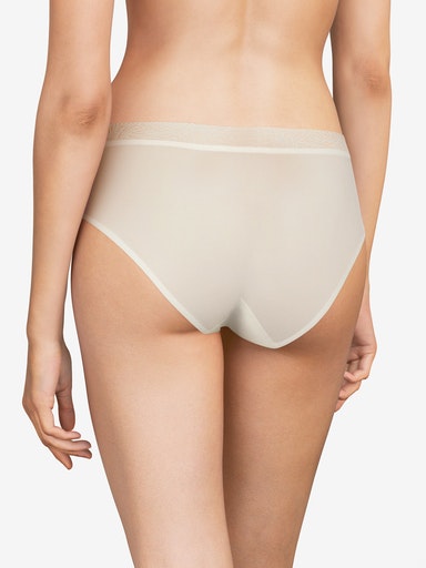 https://www.westlife-underwear.com/cdn/shop/products/Chantelle_035_C11G40_1_400x.jpg?v=1680002139